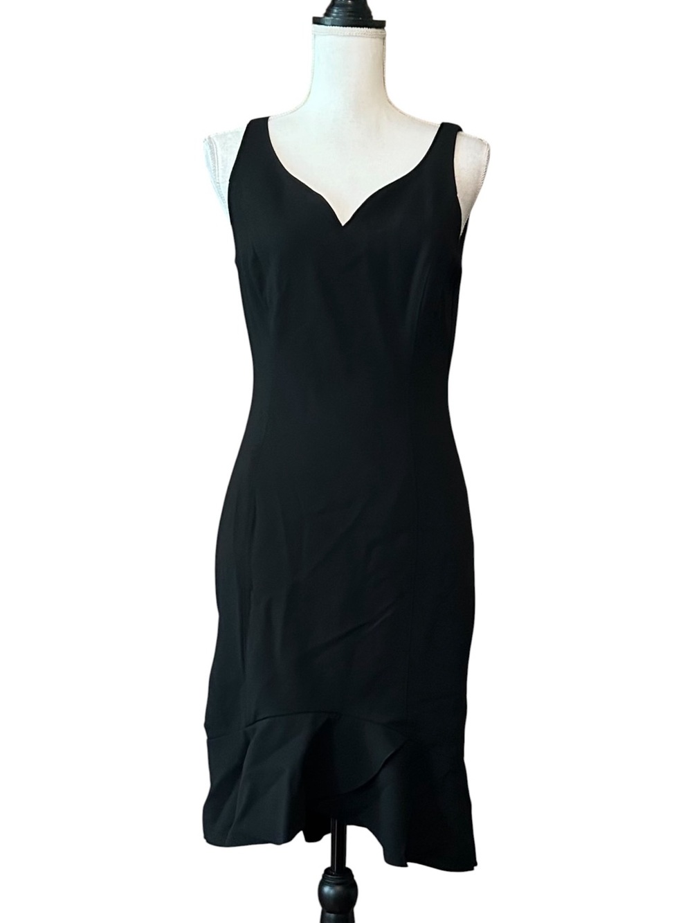 White House Black Market Sleeveless Flounce Cocktail Dress Women’s SZ 6 in Black